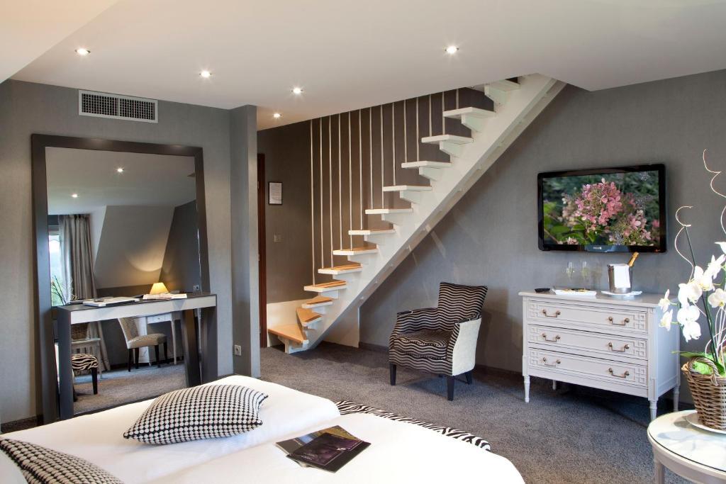 Table de Chevet en Bois Massif avec Coffre-Fort caché pour Chambre à  Coucher, Meuble de Rangement de Chevet de Style Princesse avec tiroir et  Table de Chevet à 4 Pieds : 